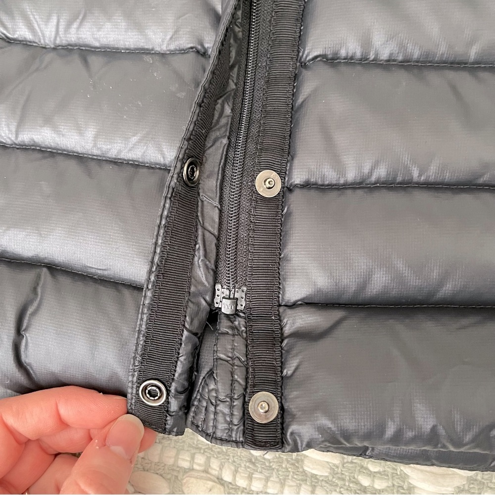 GAP | Black Puffer Vest (S) - Picture 8 of 10